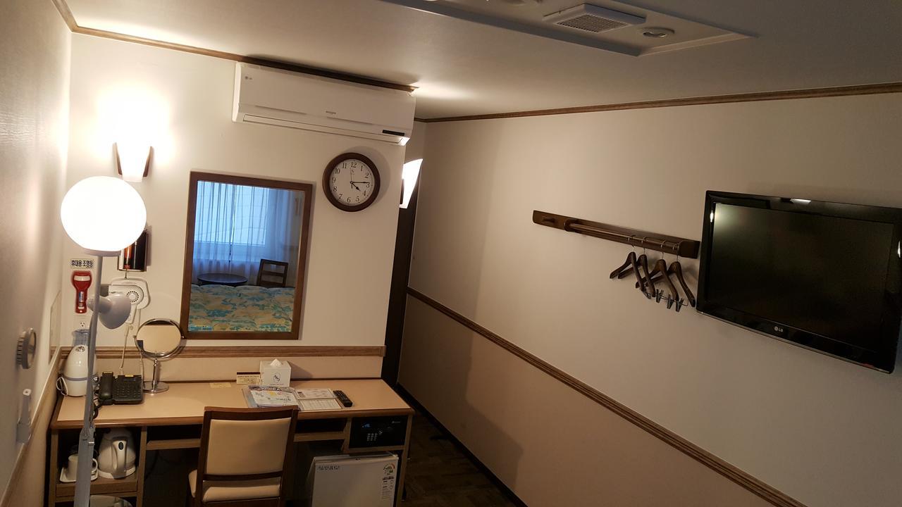 Toyoko Inn Busan Haeundae 1 Bagian luar foto